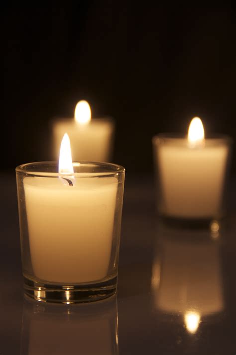 White candle color meaning